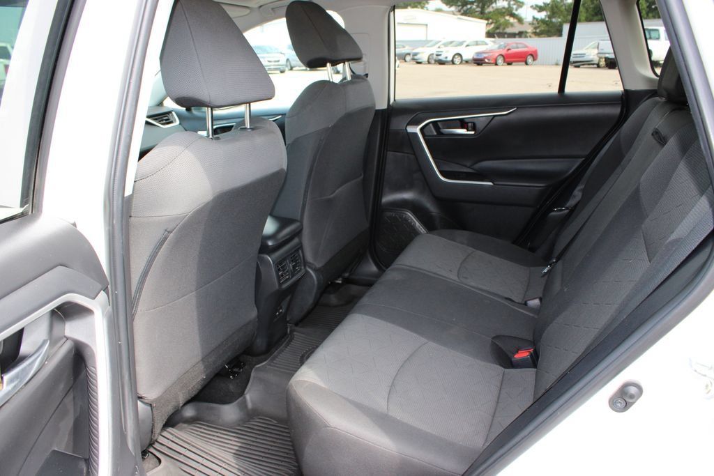 Used 2023 Toyota RAV4 XLE w/ Convenience Package FWD image 7