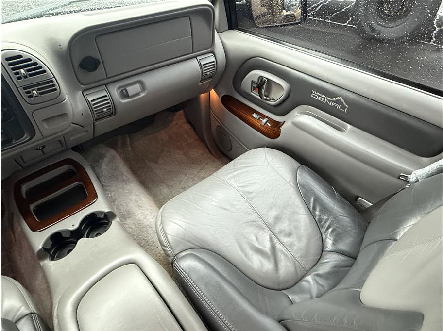 Used 1999 GMC Yukon Denali AWD/4WD image 28