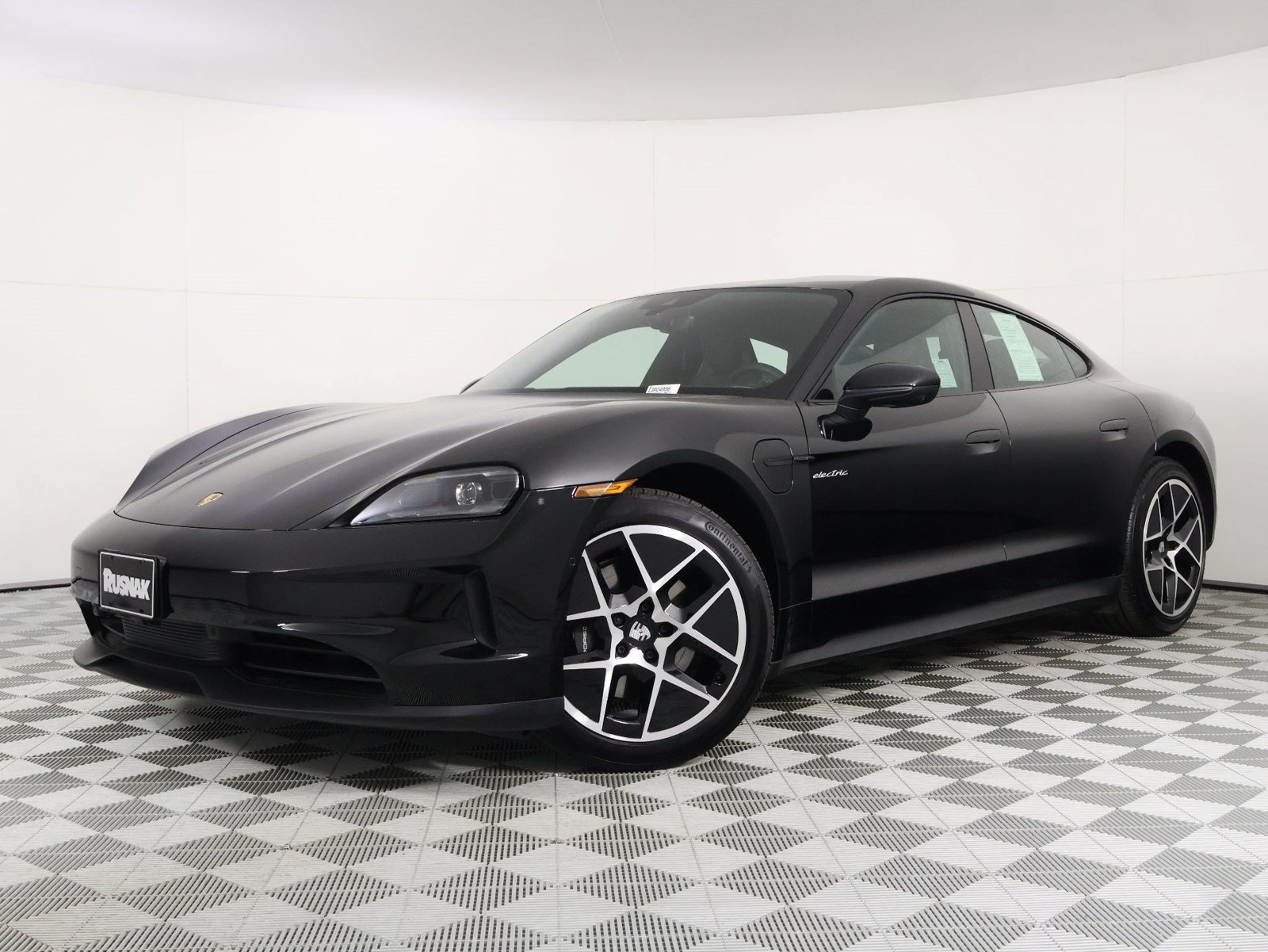 Certified 2026 Porsche Taycan AWD/4WD image 1