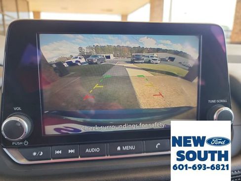 Used 2024 Nissan Rogue S image 20