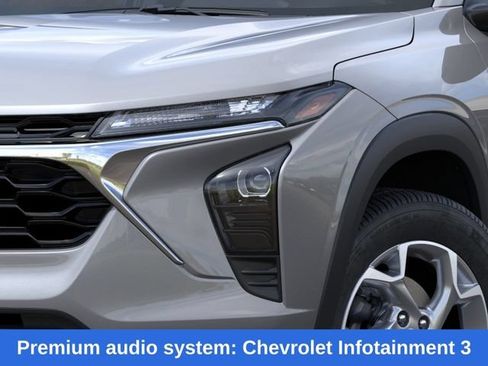 New 2026 Chevrolet Trax LS w/ LS Convenience Package FWD image 11