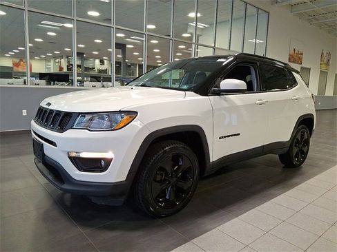Used 2020 Jeep Compass Latitude image 3