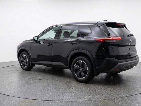 Used 2025 Nissan Rogue SV FWD image 6
