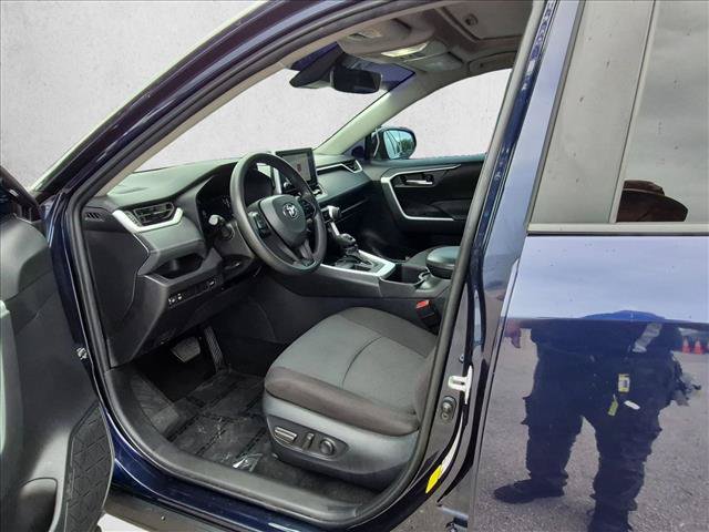 Certified 2025 Toyota RAV4 XLE w/ Convenience Package FWD image 16