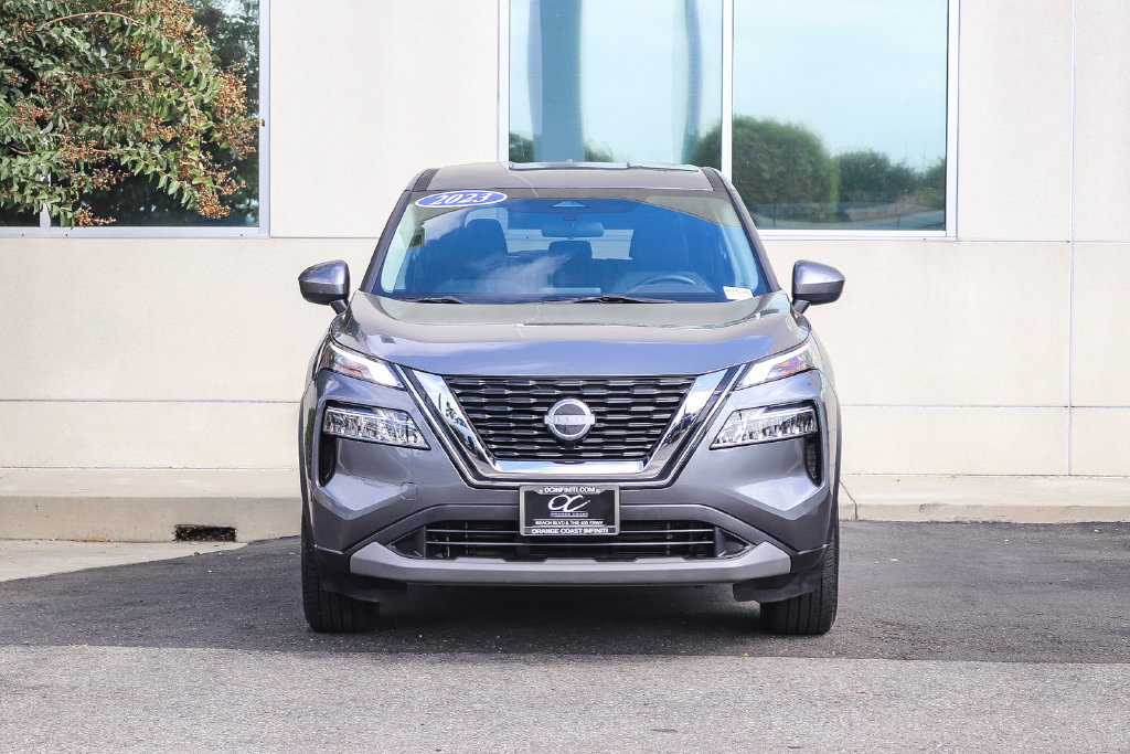 Used 2023 Nissan Rogue SV FWD image 2