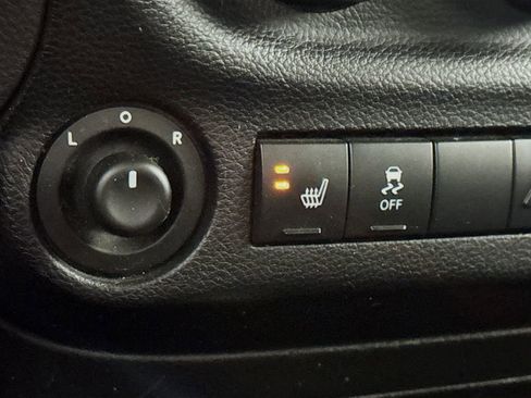 Used 2013 Jeep Wrangler Unlimited Sahara w/ Connectivity Group image 18