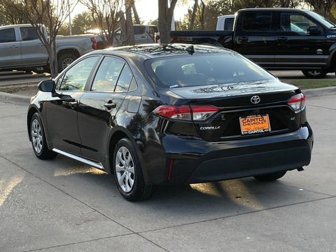 Used 2024 Toyota Corolla LE image 4