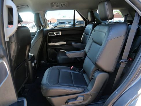 Certified 2022 Ford Explorer XLT w/ Equipment Group 202A AWD/4WD image 15