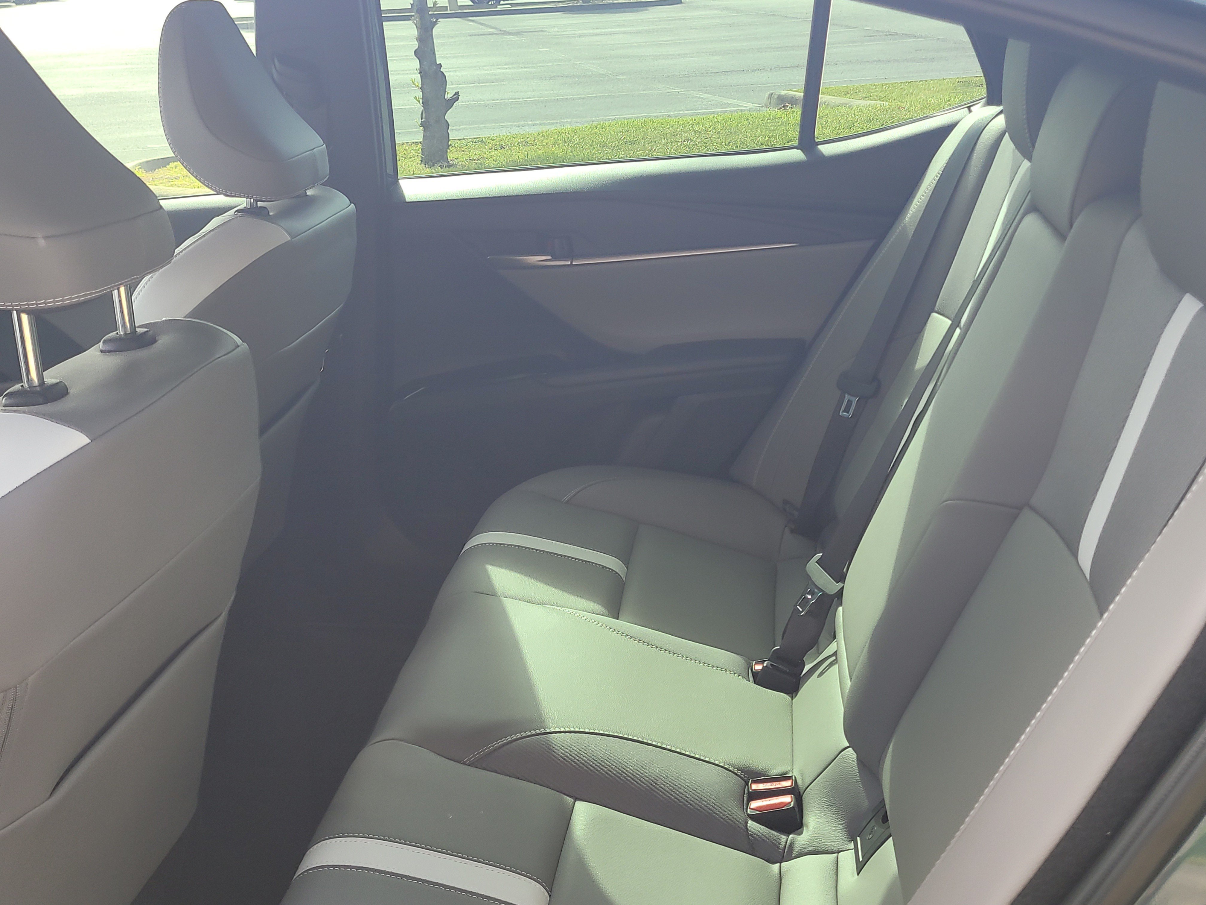 Used 2025 Toyota Camry SE FWD image 12