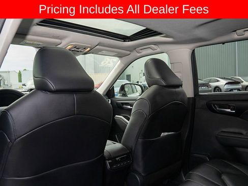 Certified 2026 Toyota Highlander XLE AWD/4WD image 11