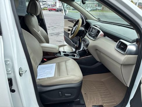 Used 2016 Kia Sorento EX AWD/4WD image 14