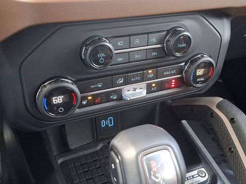 Certified 2024 Ford Bronco Outer Banks AWD/4WD image 15