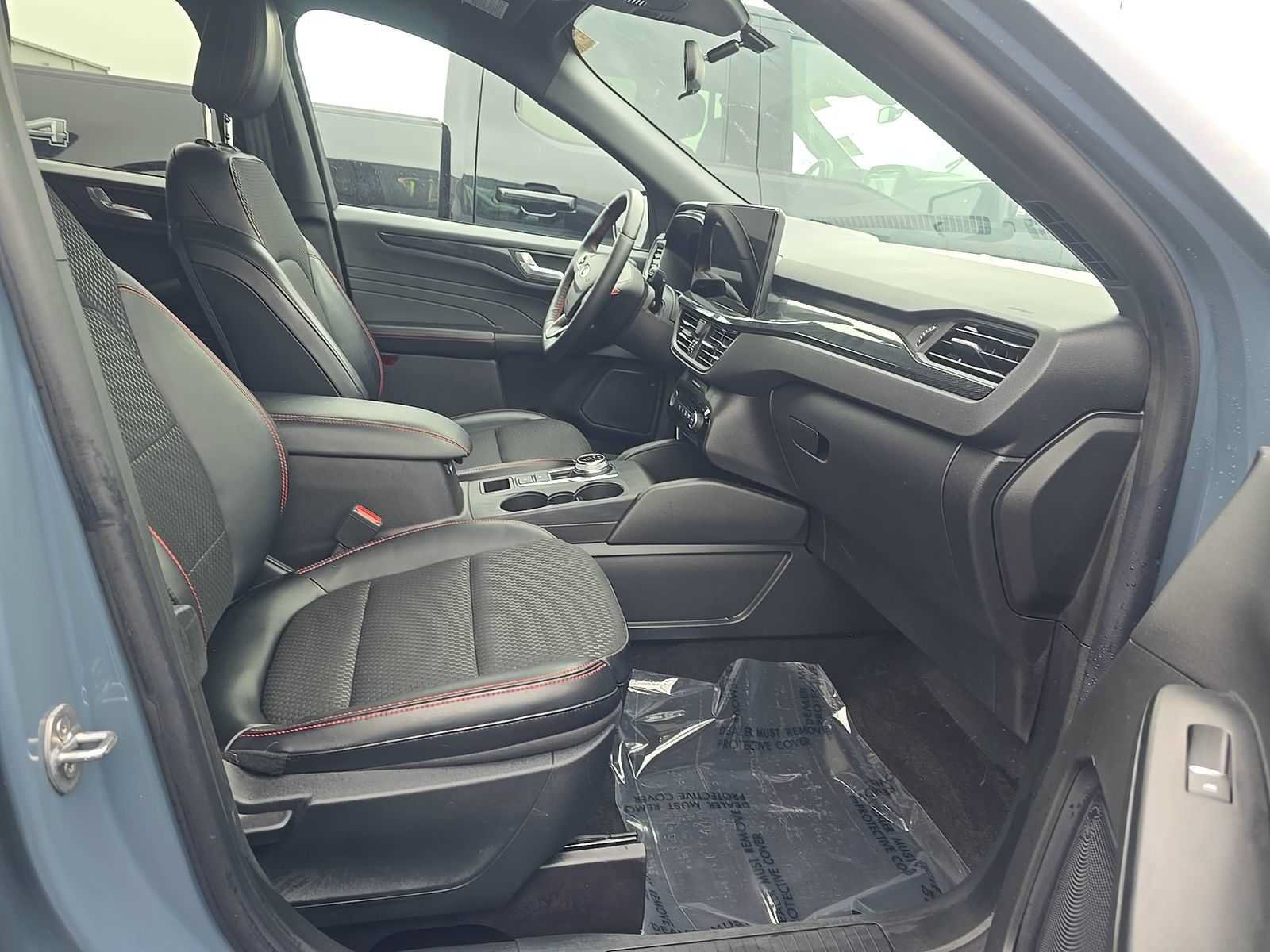 Used 2024 Ford Escape ST-Line w/ Tech Pack #1 AWD/4WD image 17
