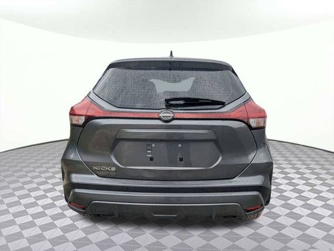 Used 2021 Nissan Kicks S FWD image 4