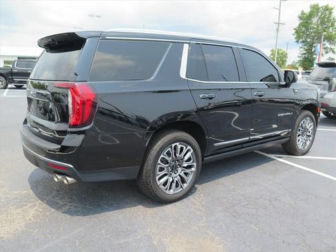 Used 2024 GMC Yukon Denali Ultimate AWD/4WD image 3