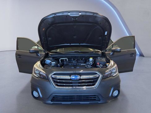 Used 2018 Subaru Outback 2.5i Limited AWD/4WD image 8