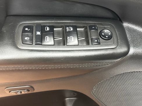 Used 2022 Jeep Grand Cherokee Limited AWD/4WD image 23