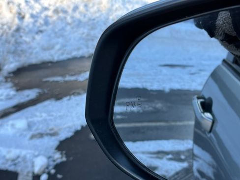 Used 2025 Toyota Tacoma TRD Sport w/ TRD Sport Upgrade Package image 26