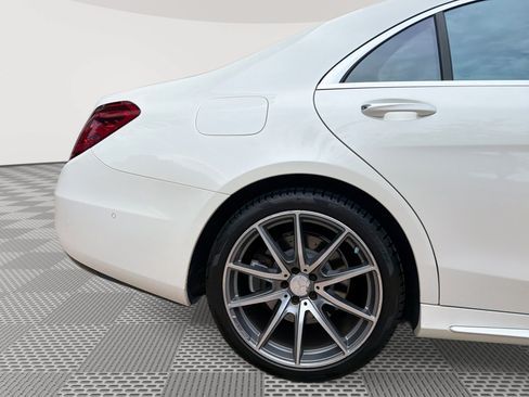 Used 2019 Mercedes-Benz S 560 Sedan image 30