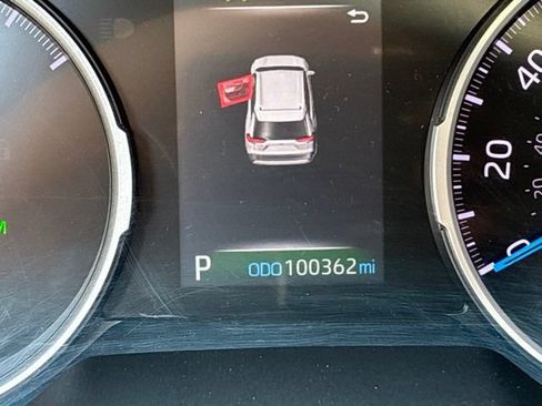 Used 2021 Toyota RAV4 XLE w/ Convenience Package AWD/4WD image 17