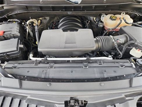 Used 2022 Chevrolet Suburban Z71 image 31