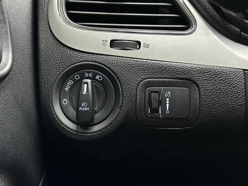Used 2019 Dodge Journey SE w/ Premium Group FWD image 27