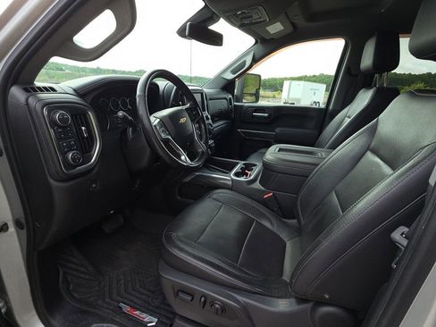 Used 2020 Chevrolet Silverado 2500 LTZ w/ LTZ Plus Package AWD/4WD image 9