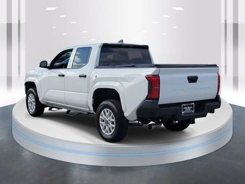 Used 2025 Toyota Tacoma SR image 4