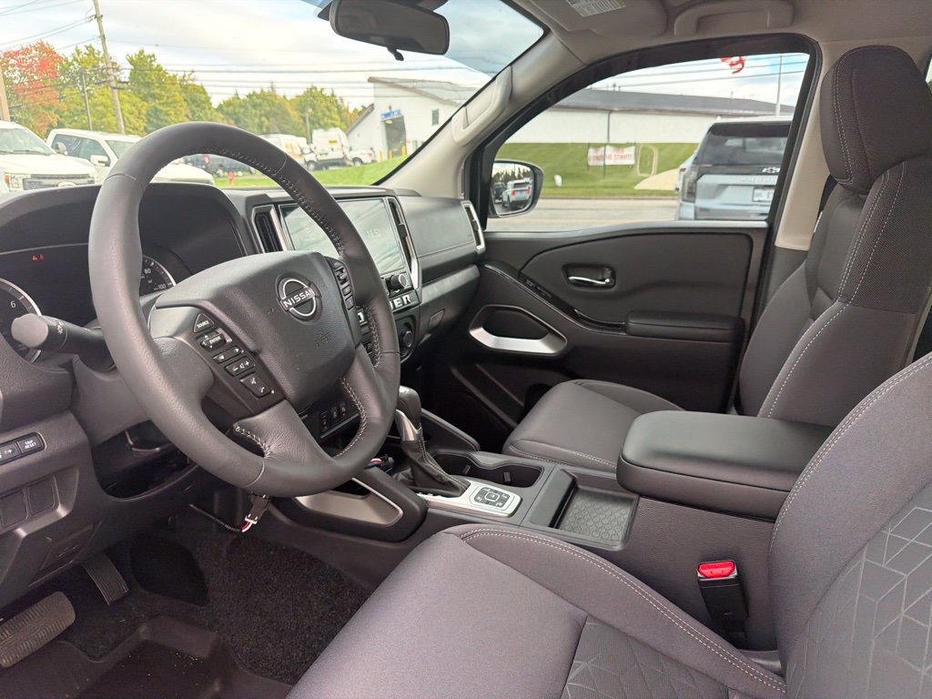Used 2026 Nissan Frontier SV w/ All-Weather Content Package AWD/4WD image 8