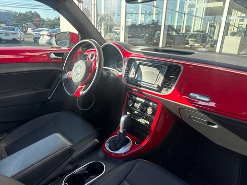 Used 2019 Volkswagen Beetle 2.0T SE w/ SE Premium Package FWD image 7
