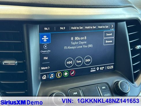 Used 2022 GMC Acadia SLE w/ Driver Convenience Package FWD image 34