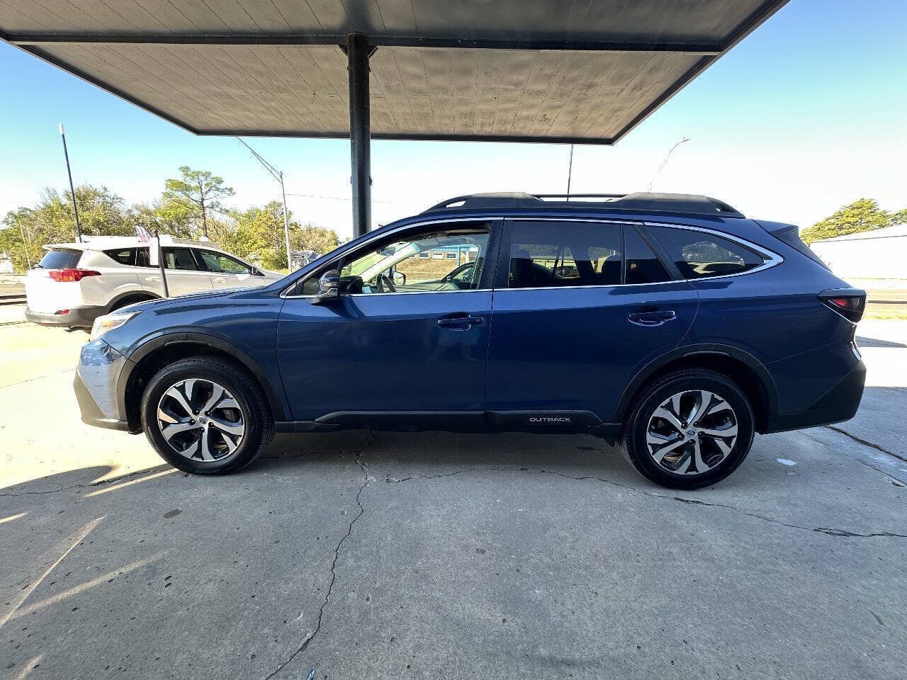 Used 2020 Subaru Outback Limited AWD/4WD image 5