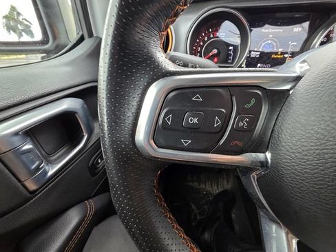 Used 2021 Jeep Gladiator Mojave AWD/4WD image 14