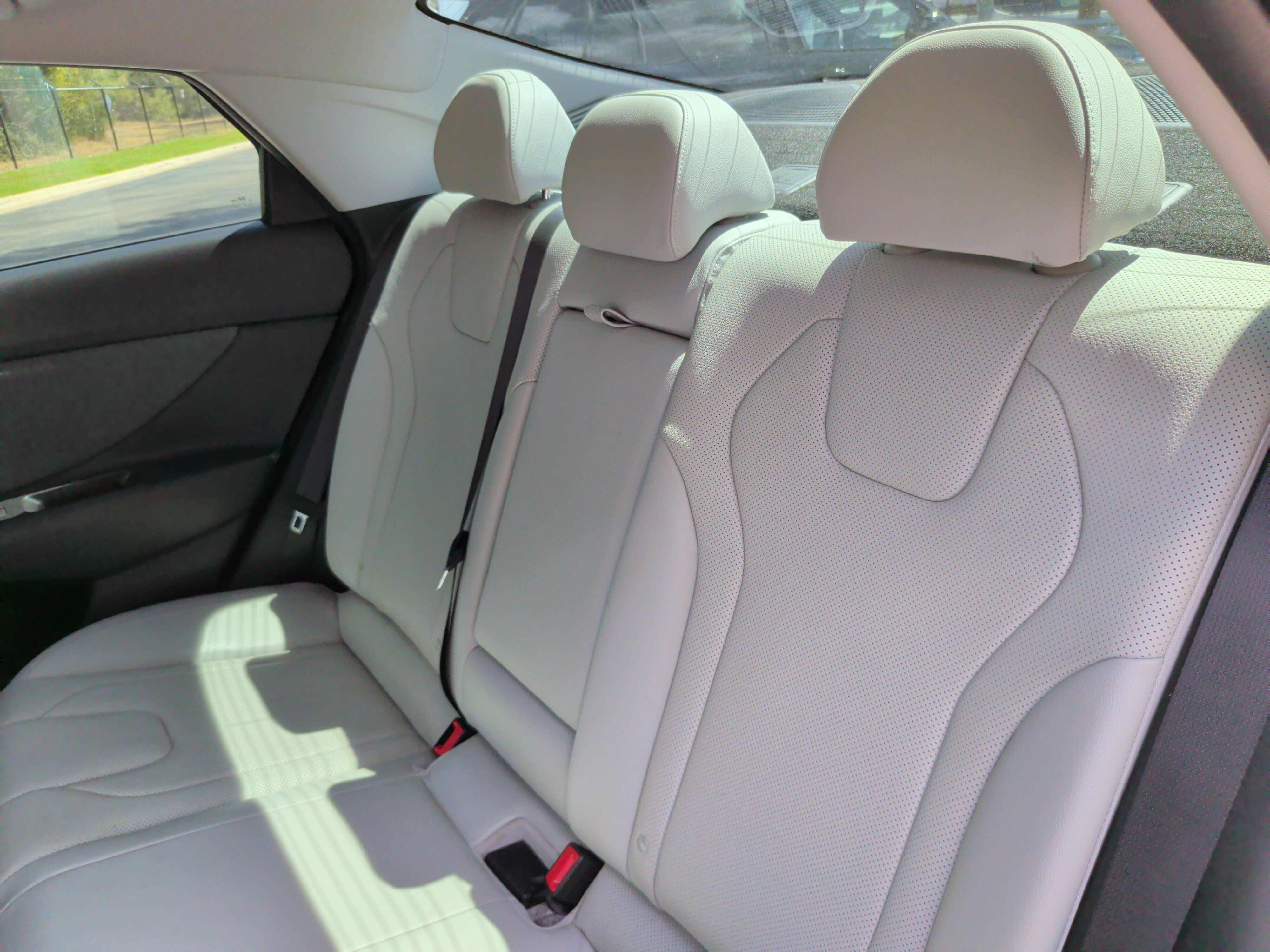 Used 2022 Hyundai Elantra Limited FWD image 35