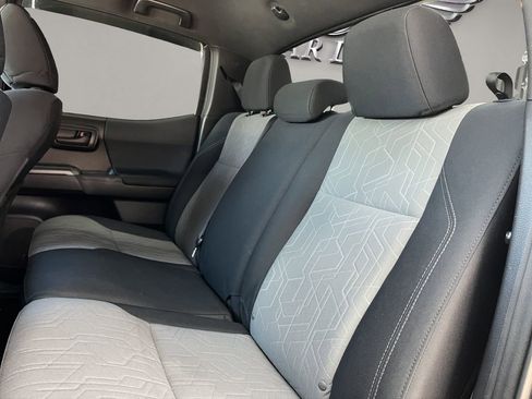 Used 2020 Toyota Tacoma TRD Sport w/ Technology Package image 22