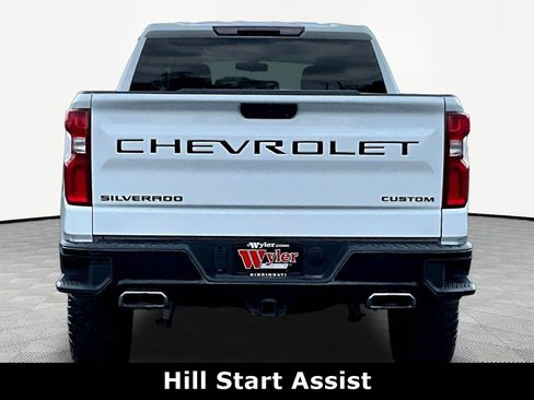 Used 2020 Chevrolet Silverado 1500 Custom Trail Boss w/ Custom Convenience Package AWD/4WD image 5