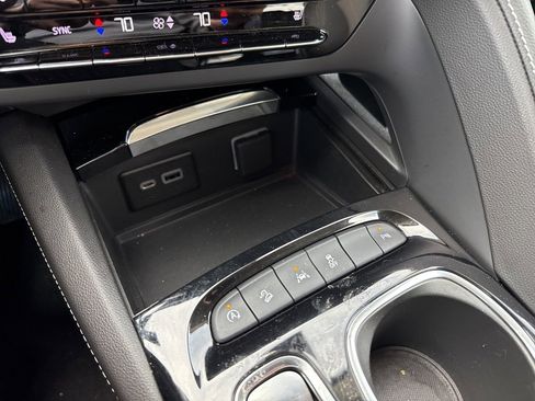 Used 2023 Buick Envision Essence image 20