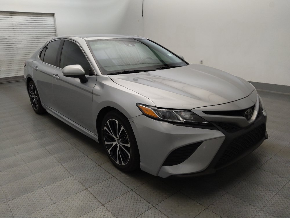 Used 2020 Toyota Camry SE w/ Carpet Mat Package FWD image 13
