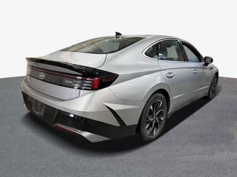 Used 2024 Hyundai Sonata SEL FWD image 3