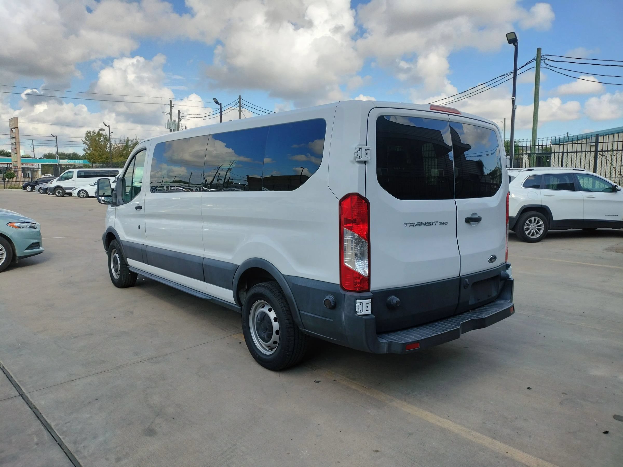 Used 2018 Ford Transit 350 XL RWD image 5
