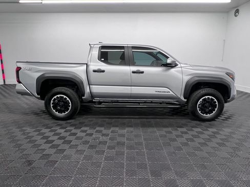 Used 2024 Toyota Tacoma TRD Off-Road AWD/4WD image 8