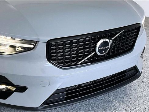 New 2026 Volvo XC40 B5 Ultra w/ Protection Package Premier AWD/4WD image 38