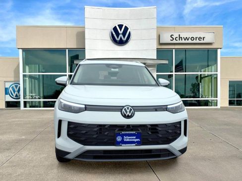 New 2026 Volkswagen Tiguan SE image 8