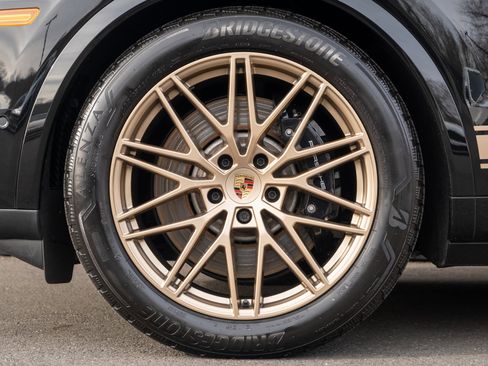 Certified 2025 Porsche Cayenne S image 12