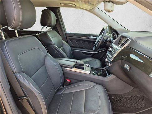Used 2016 Mercedes-Benz GL 550 4MATIC image 23