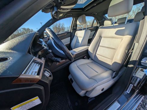 Used 2013 Mercedes-Benz E 350 Sedan image 12