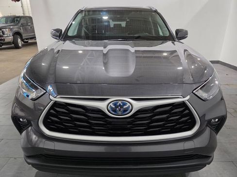 Used 2024 Toyota Highlander XLE image 8