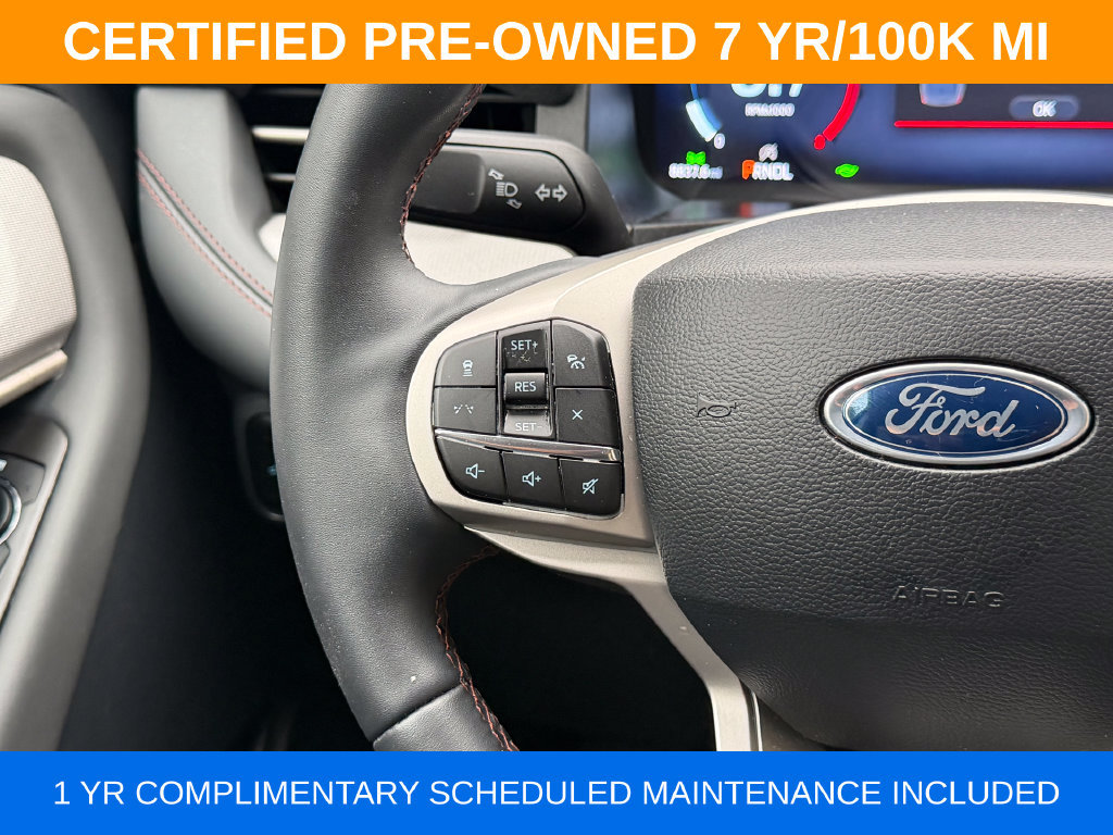 Used 2025 Ford Explorer Active AWD/4WD image 18