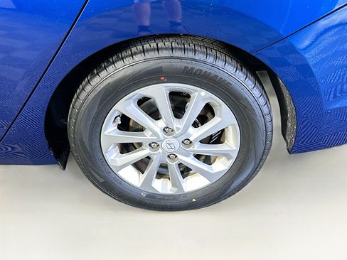 Used 2022 Hyundai Accent SEL FWD image 11