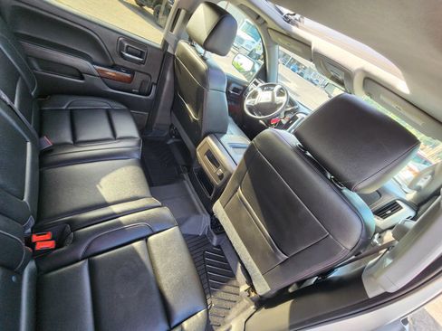 Used 2017 GMC Sierra 1500 SLT w/ SLT Premium Package AWD/4WD image 9